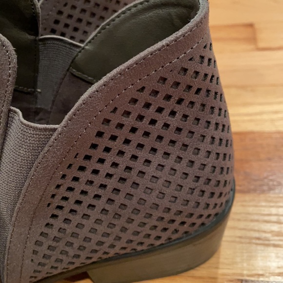 New! MIA Booties - Picture 2 of 5